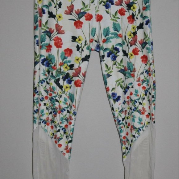 Fabletics  Zone High-Waisted Capri H10165 - Picture 2 of 12